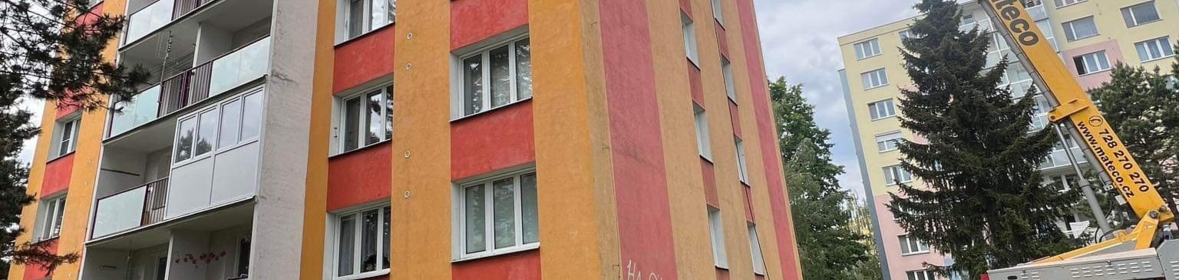 Ukázka realizace - Nátěr fasády SVJ v Olomouci