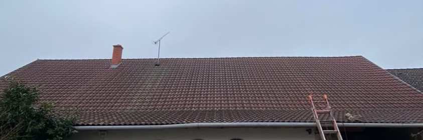Ukázka realizace - Čištění střechy v Cvrčovicích
